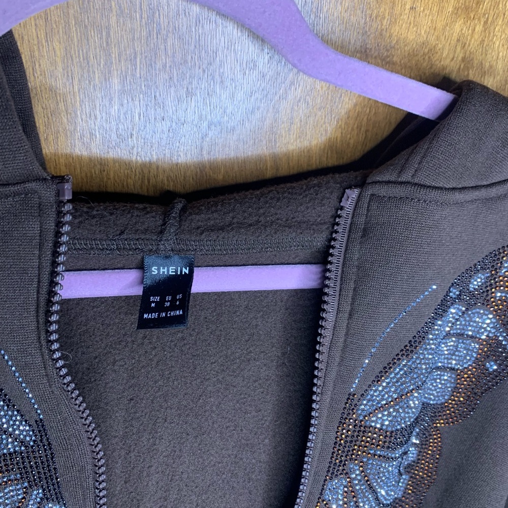 Brown cropped hoodie for fall